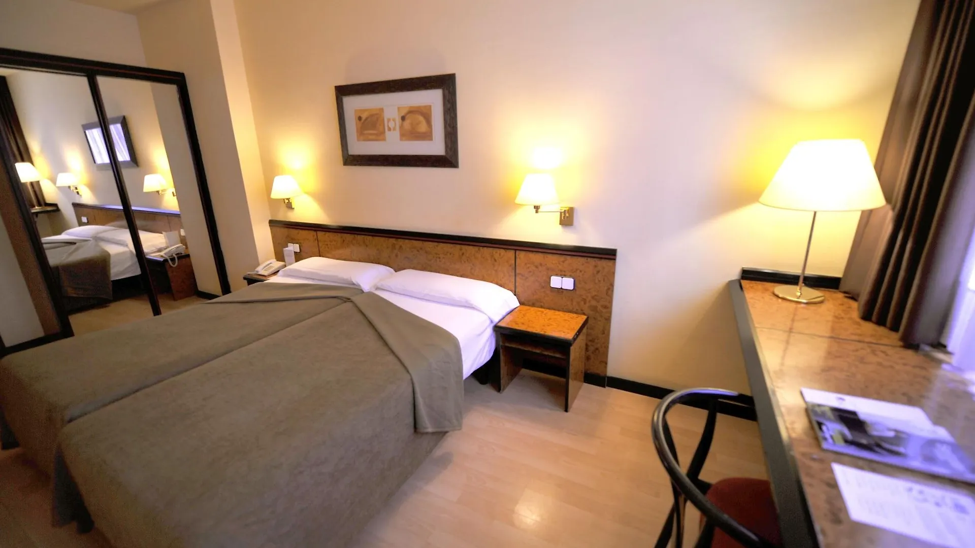 ***  Hotel Glories Barcelona Spanyolország