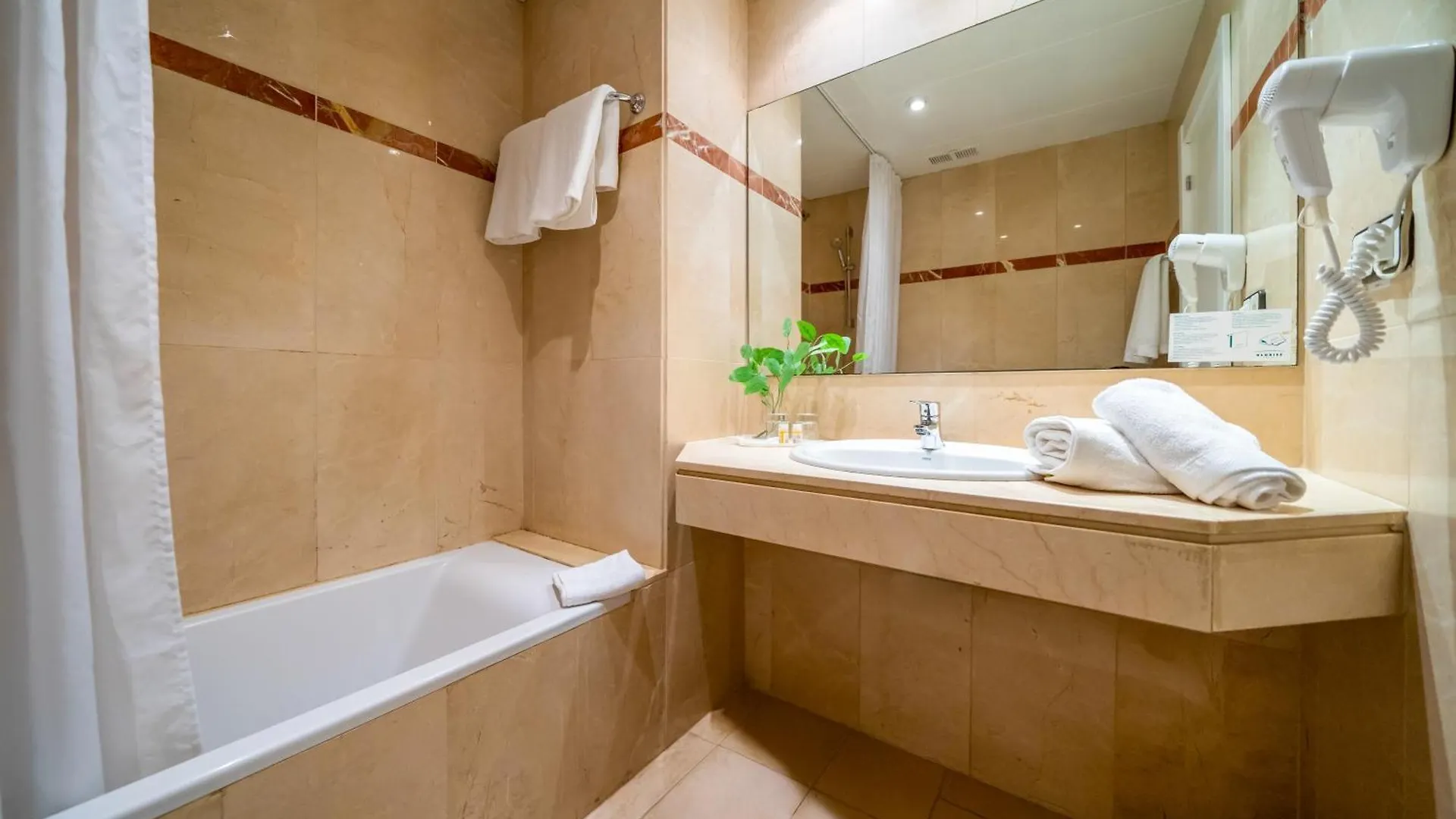 Hotel Glories Barcelona 3*,